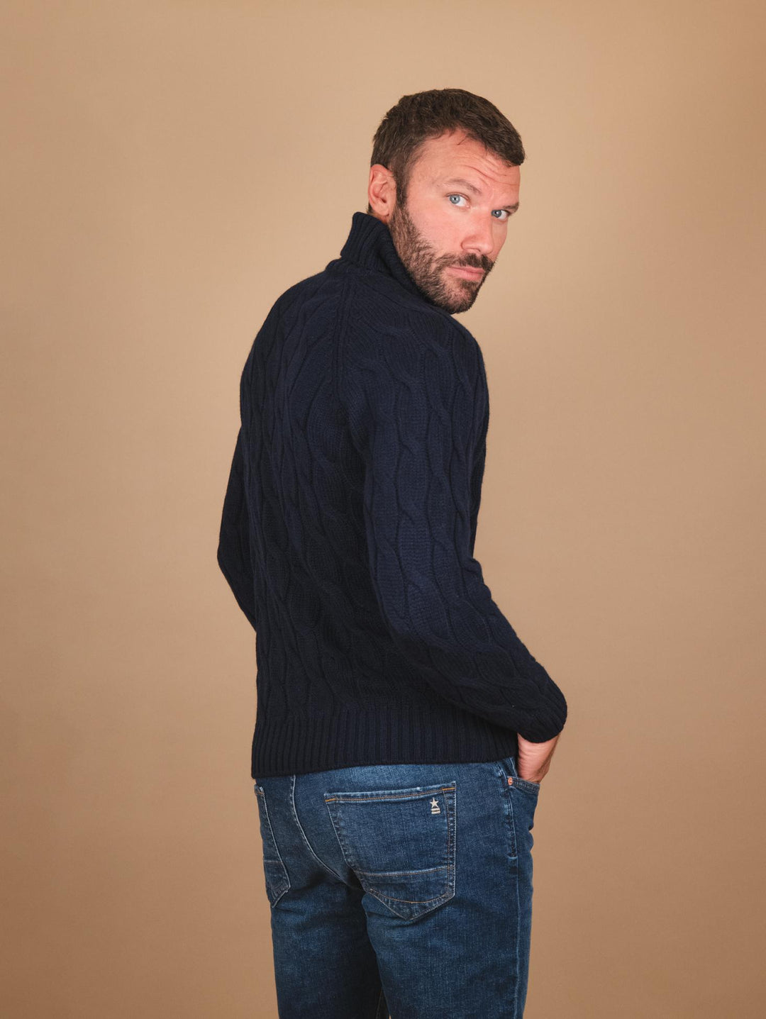 MAGLIONE A COLLO ALTO IN LANA VERGINE BLU 13117 598 ANDREA MORANDO 