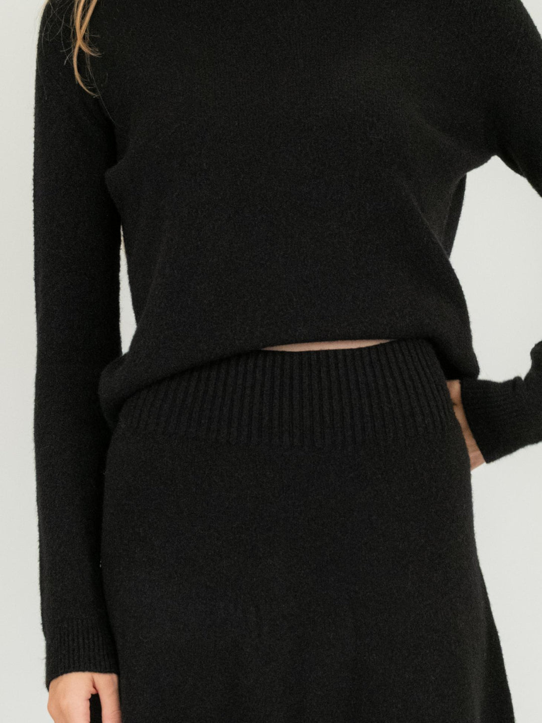 MINI GONNA IN MAGLIA NERA 0370/286 0010 BIMOR 