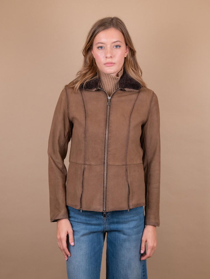 GIUBBOTTO IN CAMOSCIO CON ZIP E COLLO IN MONTONE TABACCO BET8 87 JACK LEATHER 