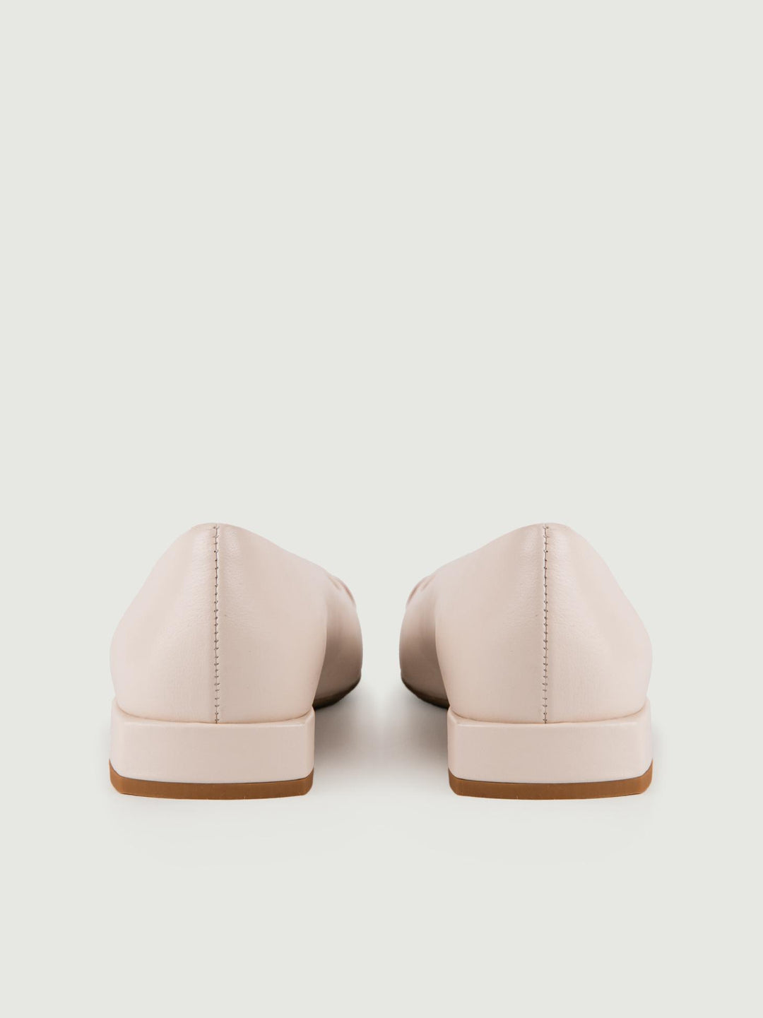 Ballerina in pelle bicolore con punta squadrata