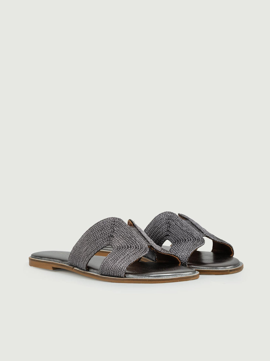 CIABATTINA IN RAFIA CON FASCIA GRIGIO ANTRACITE