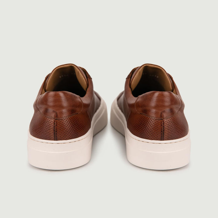 SNEAKER in pelle traforata cuoio effetto vintage