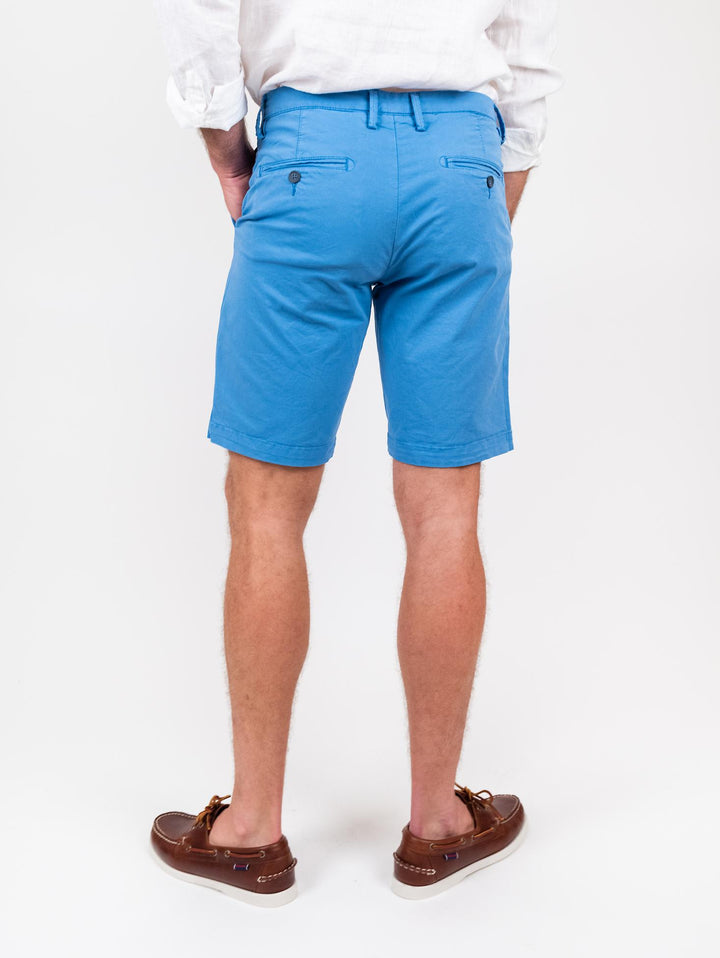 Bermuda in cotone tinta unita bluette