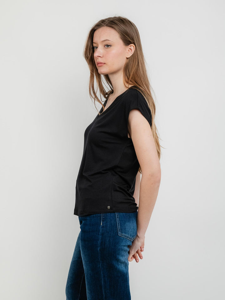 T-SHIRT SCOLLO V NERA 515LICA013 NERO ANDREA MORANDO 