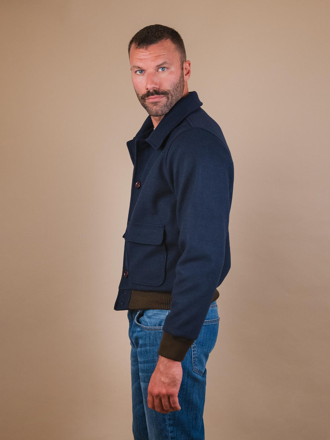 GIACCA  CON PROFILI A CONTRASTO IN TESSUTO BLU RJ04 NAVY ANDREA MORANDO 