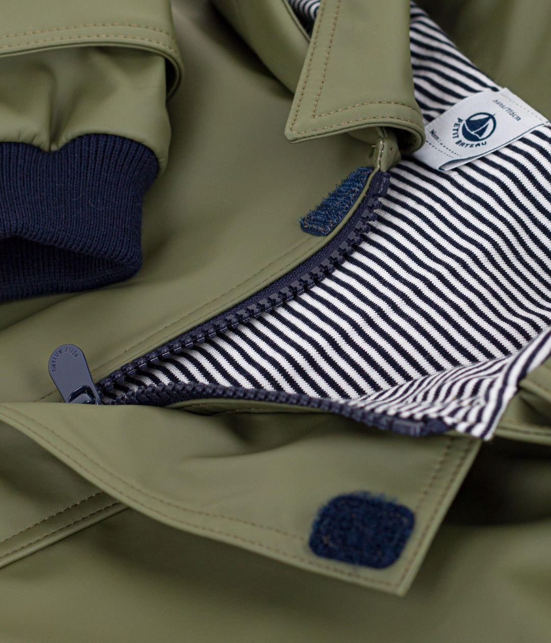 Cerata iconica per bambini verde militare A0FJK 01 PETIT BATEAU 