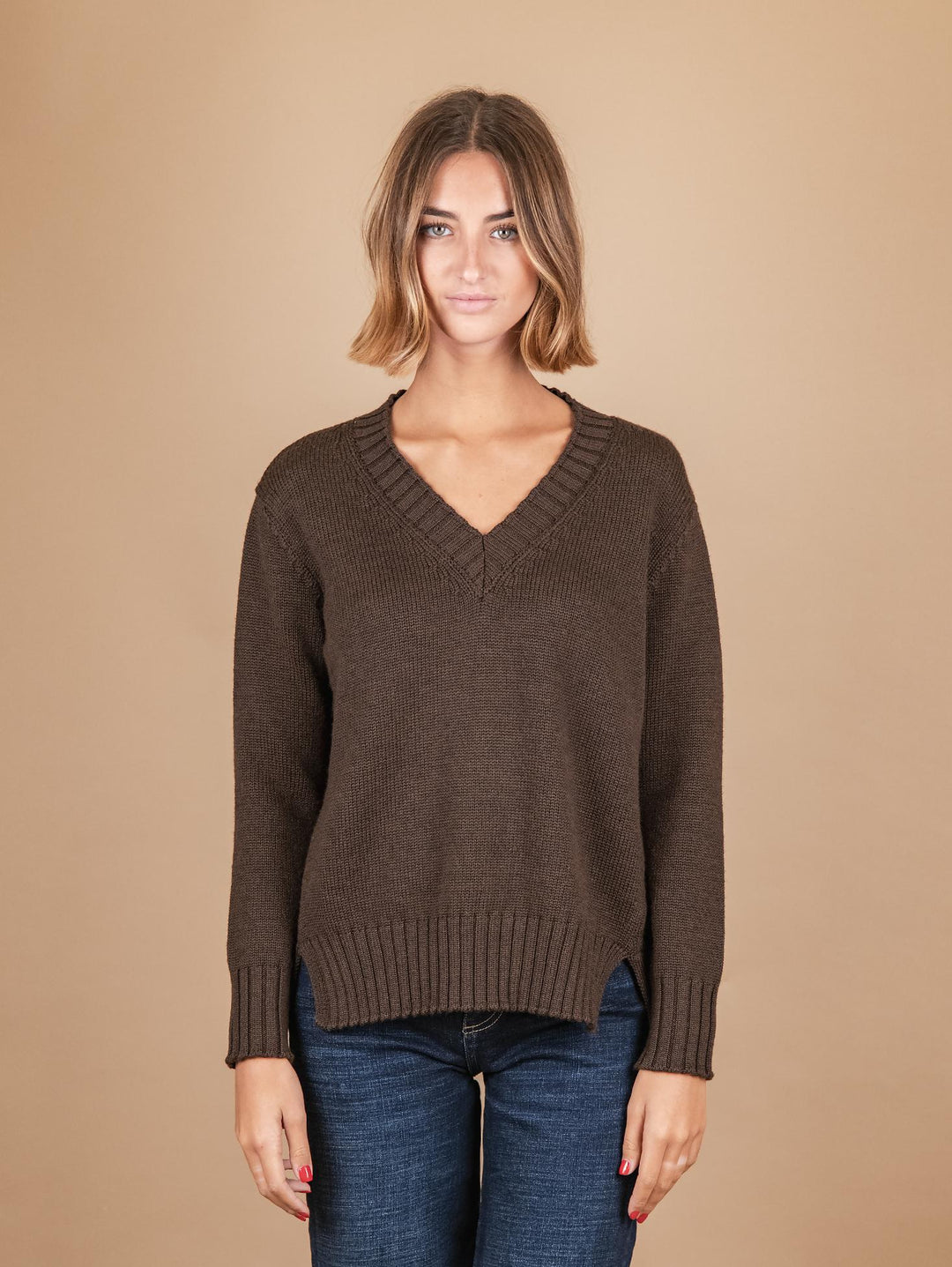 MAGLIA SCOLLO A V IN LANA VERGINE MARRONE 2378008 028 ANDREA MORANDO 