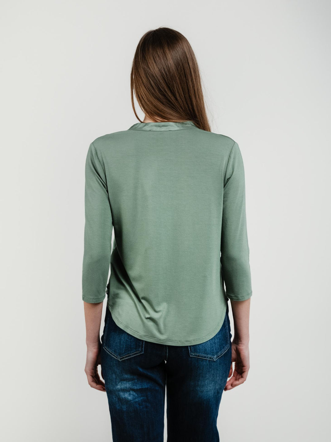 Blusa in raso verde salvia