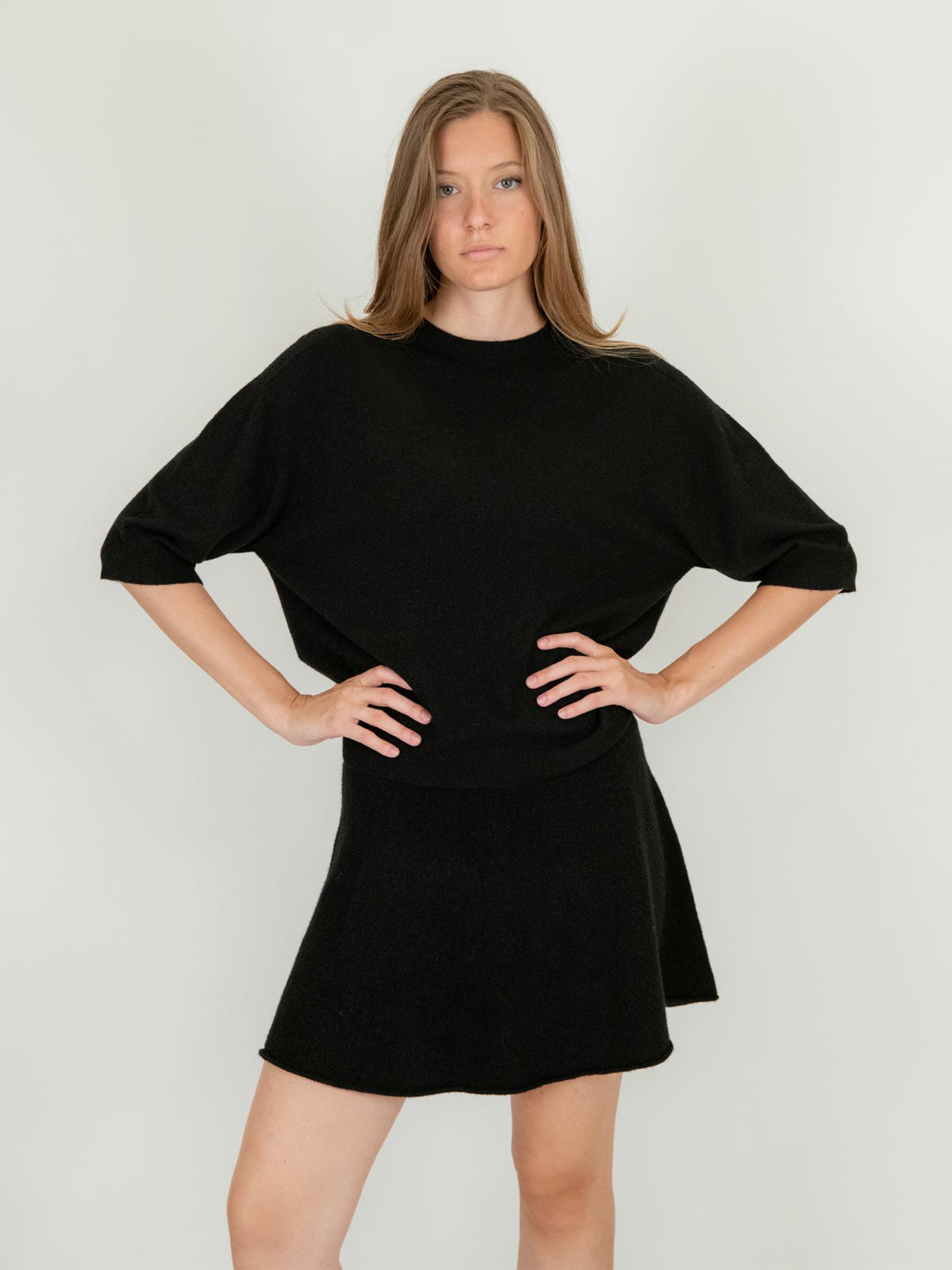 MAGLIA CON MANICHE A 3/4 NERA 0520/104 0010 BIMOR 