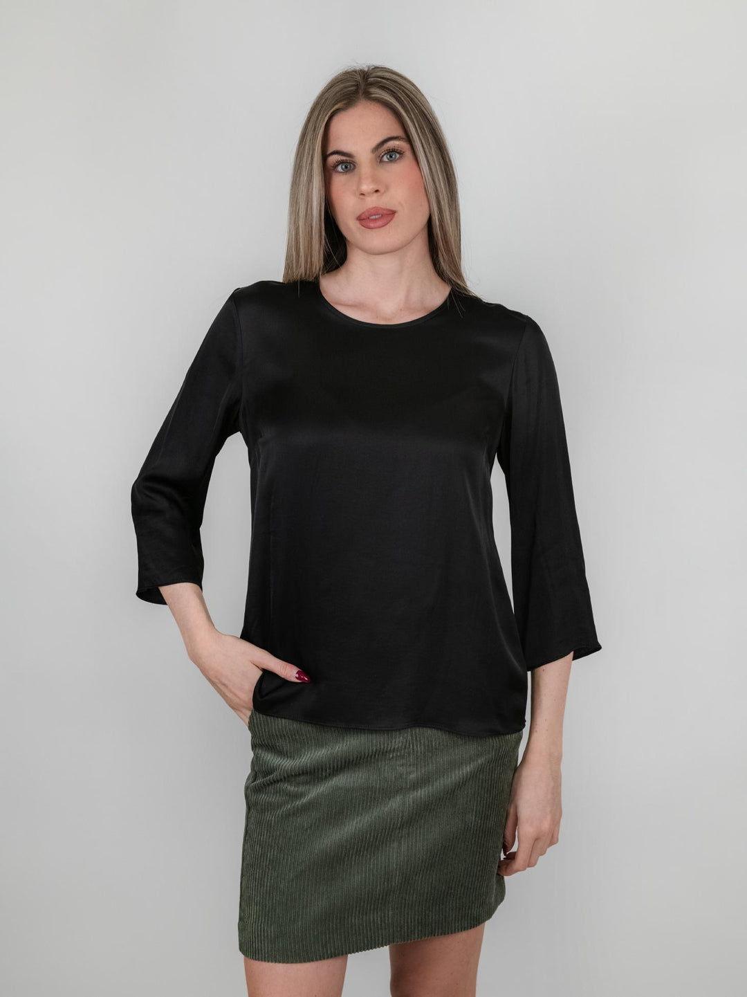 BLUSA COLOR NERO