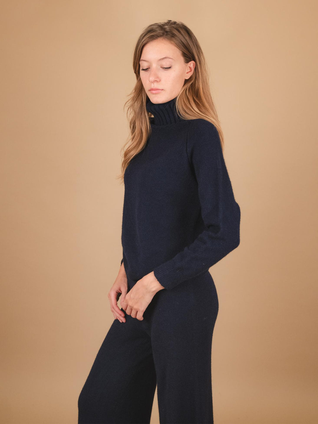 DOLCEVITA   CON MAXI COLLO IN MAGLIA BLU 0350/210 0115 BIMOR 
