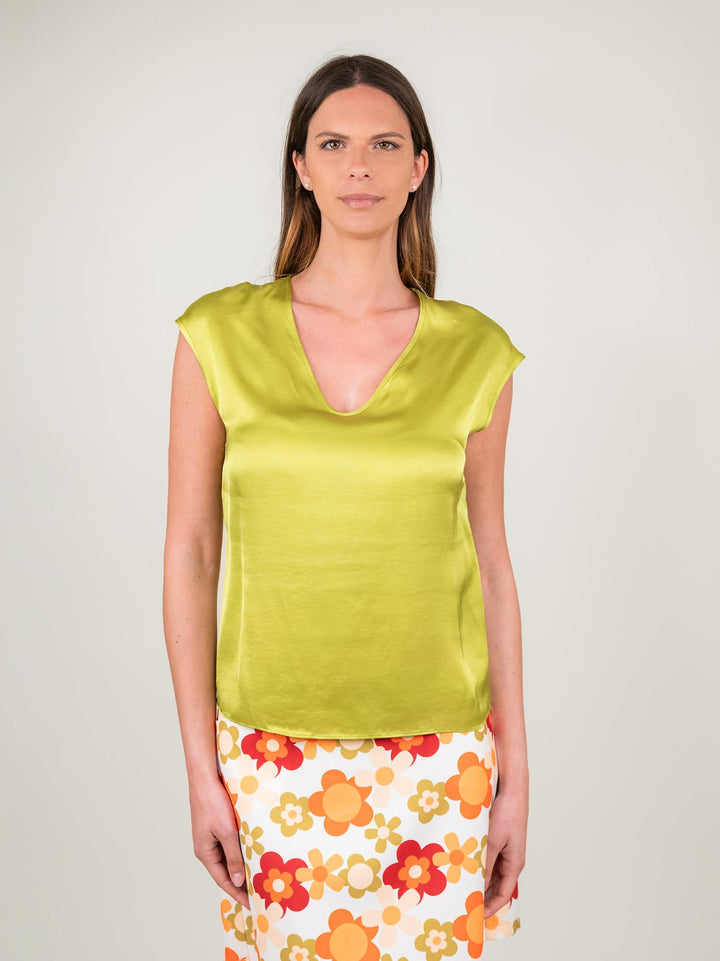BLUSA CON SCOLLO A V E MANICA CORTA IN RASO VERDE LIME M9827 LIME ANDREA MORANDO 