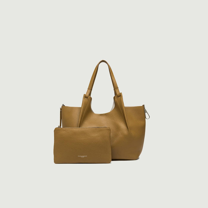 Borsa a spalla Dua in pelle martellata cuoio BS 9720/24PE RNGDBL 13450 GIANNI CHIARINI 