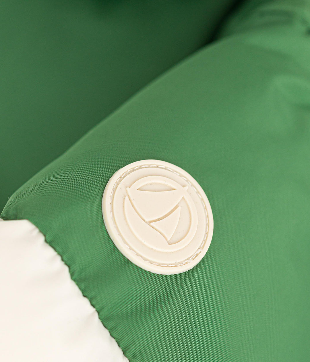 Piumino color block verde, crema e blu con cappuccio A0B43 01 PETIT BATEAU 