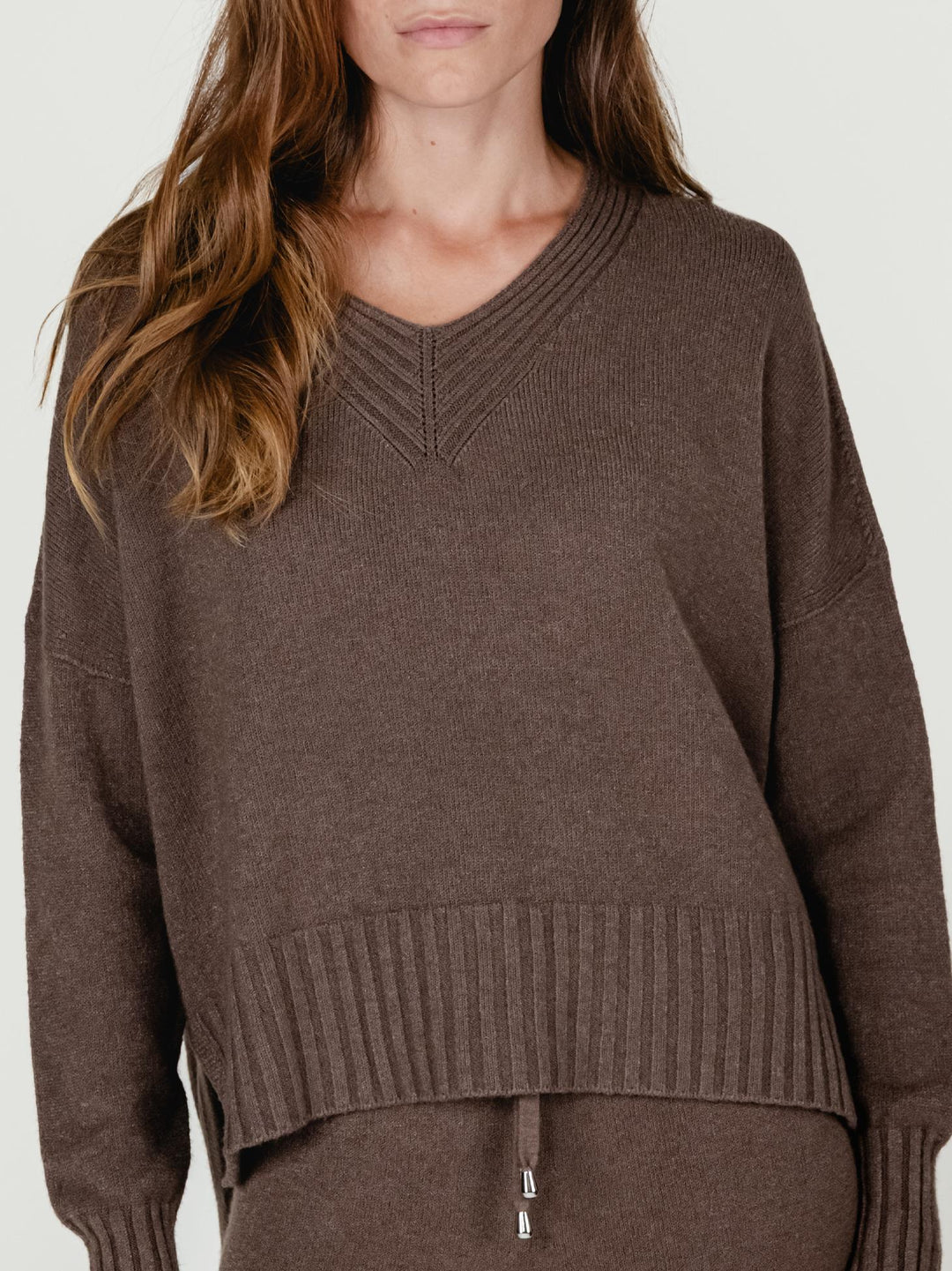 MAGLIA CON SCOLLO A V TABACCO 0570592 0930 BIMOR 