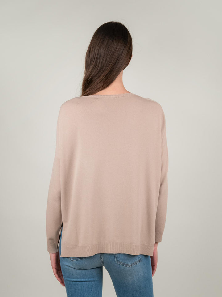 MAGLIA OVER BEIGE CON SCOLLO A BARCHETTA 2685 BEIGE ANDREA MORANDO 