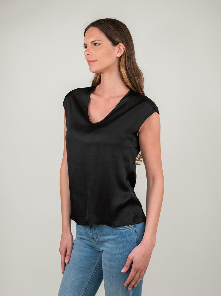 BLUSA CON SCOLLO A V E MANICA CORTA IN RASO NERA M9827 NERO ANDREA MORANDO 