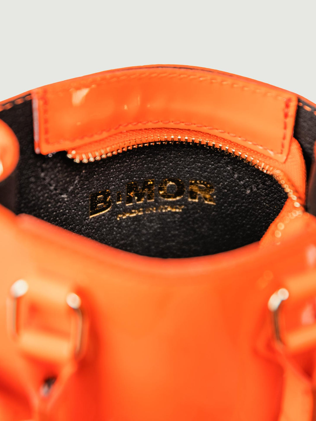 BORSA BABY IN PELLE VERNICE ARANCIO