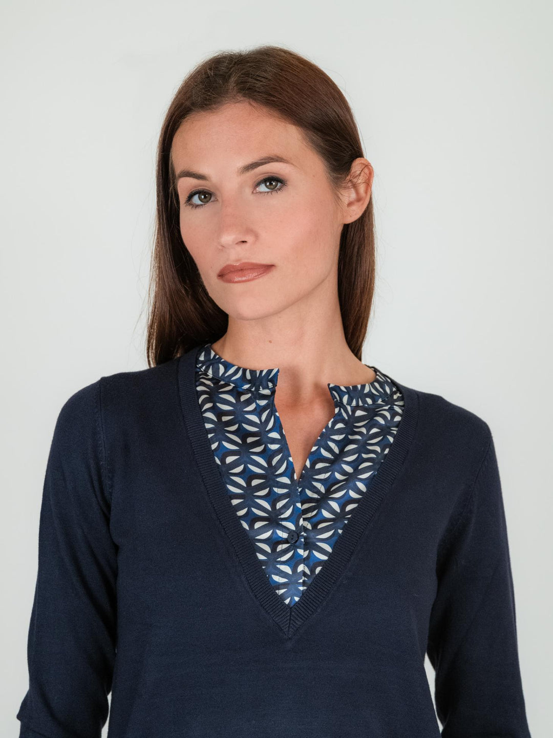 MAGLIA BLU CON CAMICIA IN FANTASIA OPTICAL 245W1460 304 ANDREA MORANDO 