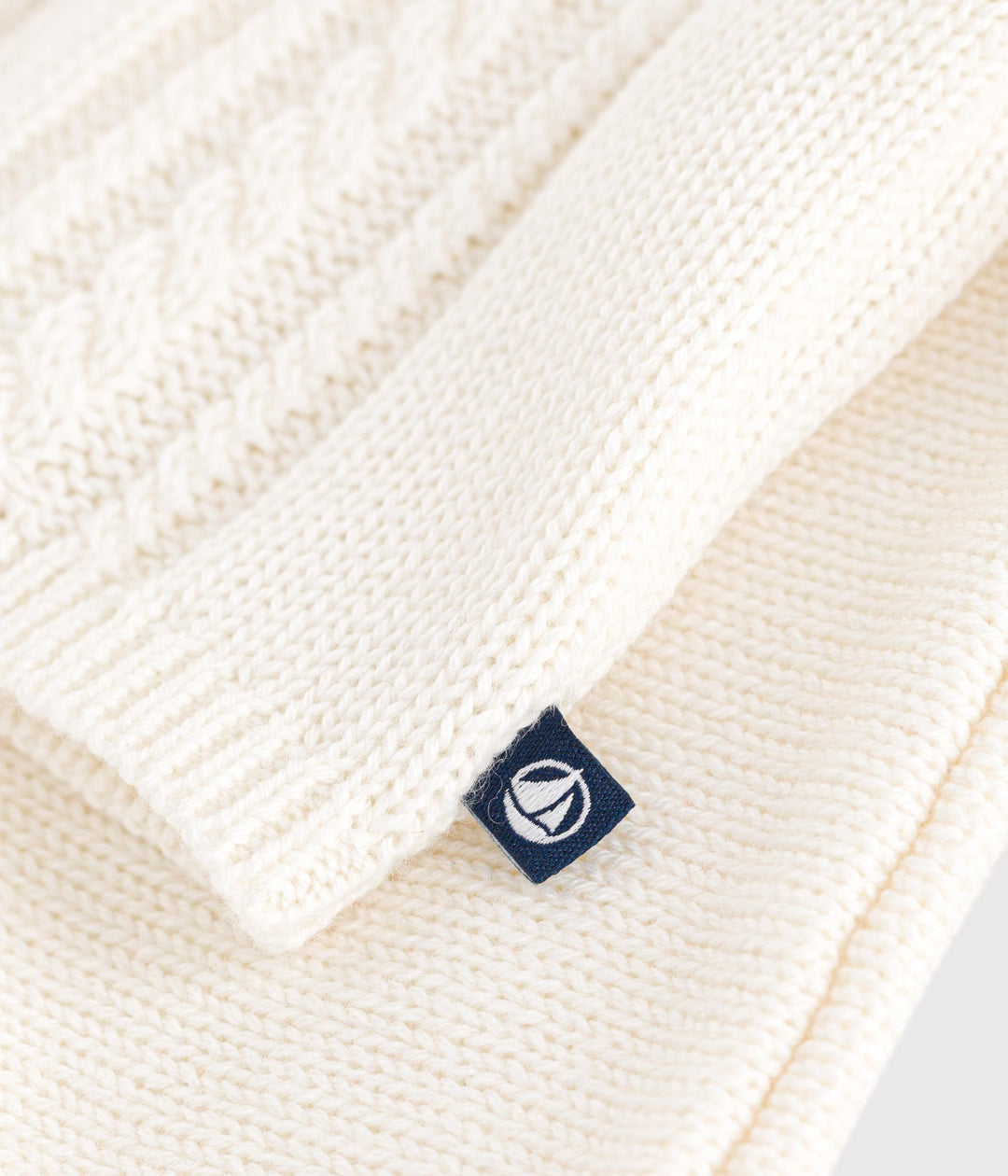 Cardigan con trecce in lana e cotone crema A0AXY 01 PETIT BATEAU 