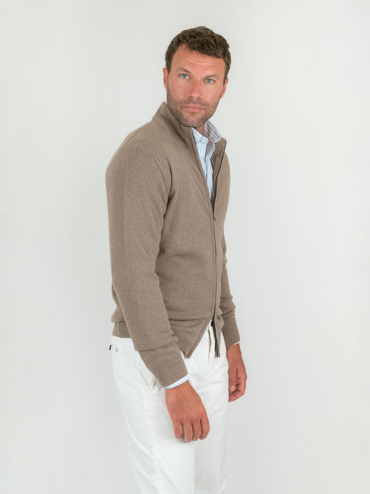 MAGLIA CON ZIP IN LANA MERINO SABBIA. 0037 36 FIESOLI DANIELE 
