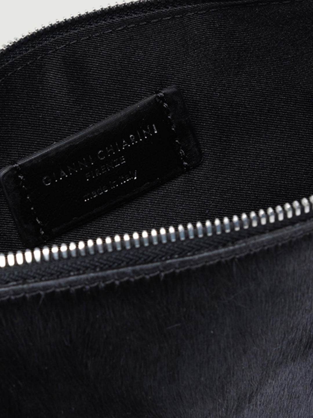 Clutch Hermy in pelle martellata nera 3905 HORSY 001 GIANNI CHIARINI 