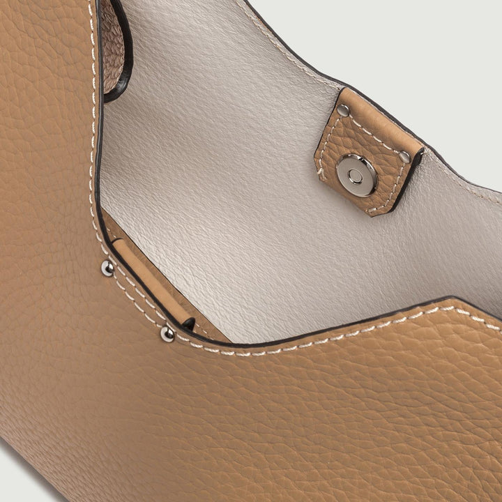 Borsa a spalla Aurora in pelle martellata nature-sabbia BS 10565 RNGDBL-NA 13450 GIANNI CHIARINI 