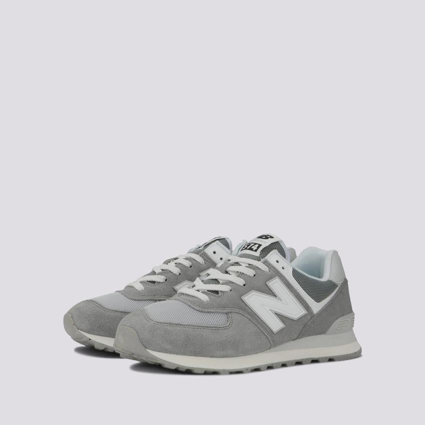 Sneaker 574 grigio e bianco U574FGR DATHLETIC GREY NEW BALANCE 