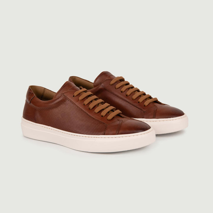 SNEAKER in pelle traforata cuoio effetto vintage