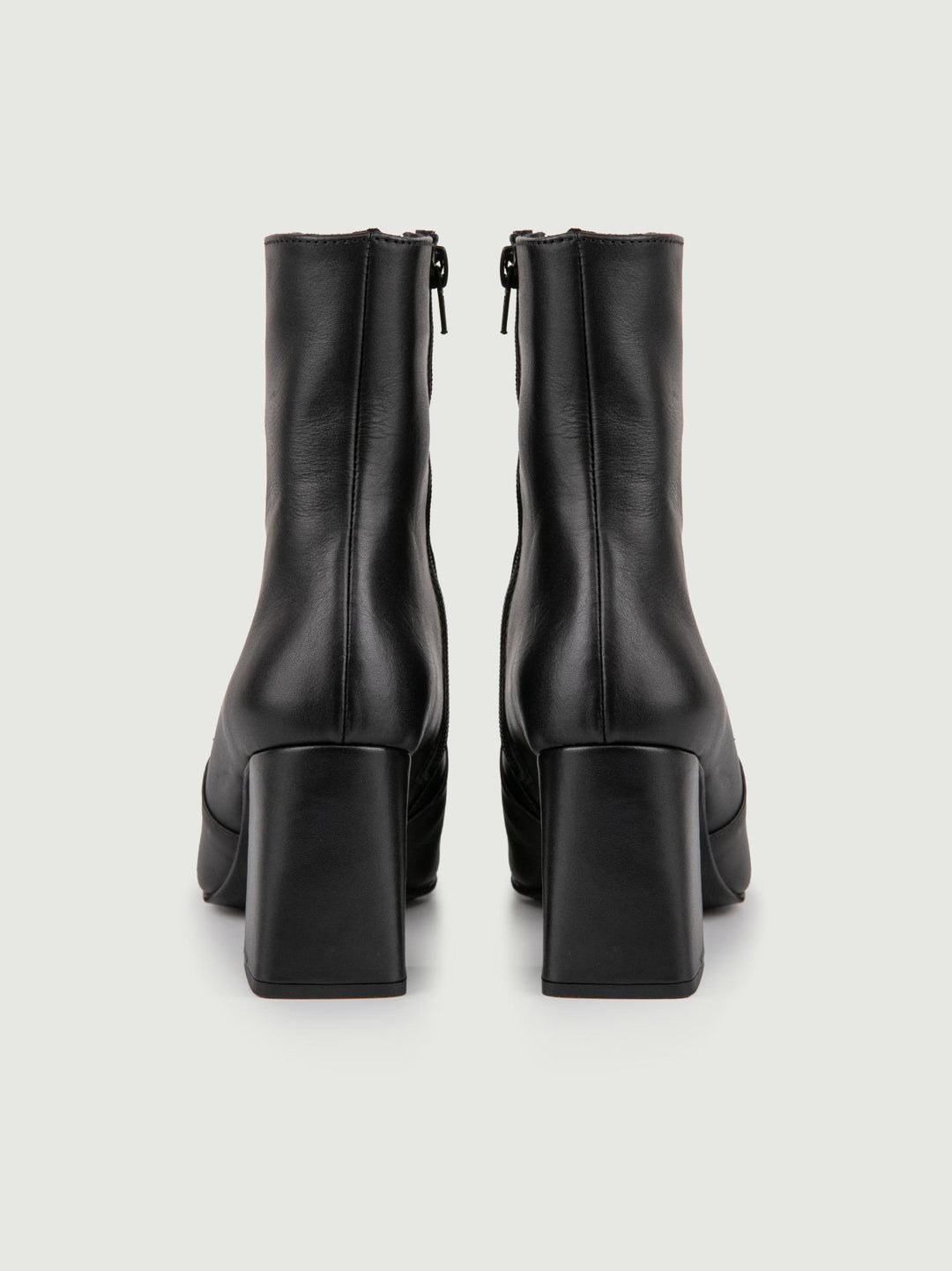 STIVALETTO IN PELLE NERA CON SCOLLO FRONTALE 5570/144 NERO ANDREA MORANDO 