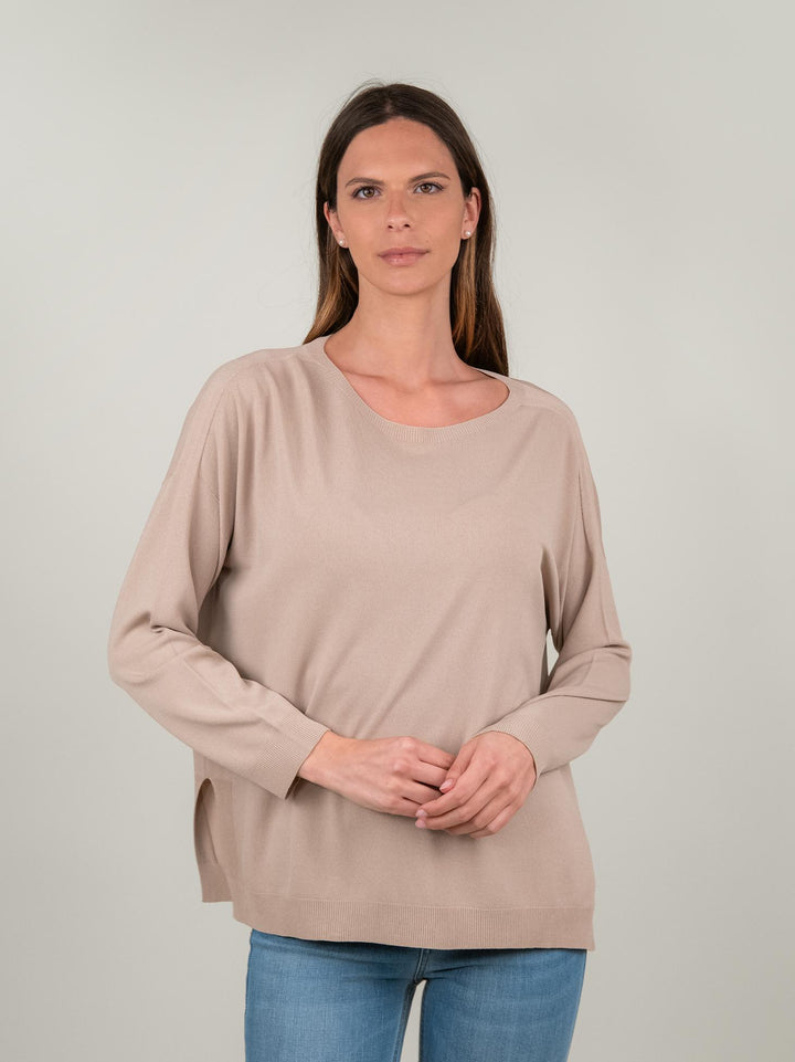 MAGLIA OVER BEIGE CON SCOLLO A BARCHETTA 2685 BEIGE ANDREA MORANDO 
