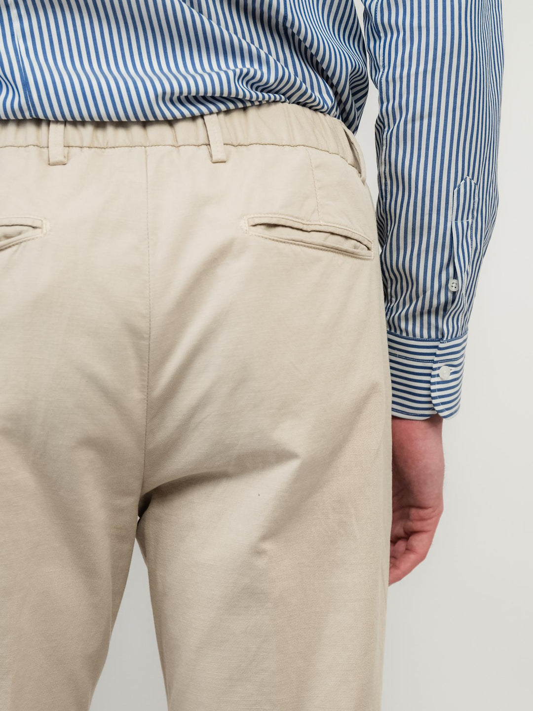 PANTALONE CON PENCES MISTO LINO BEIGE