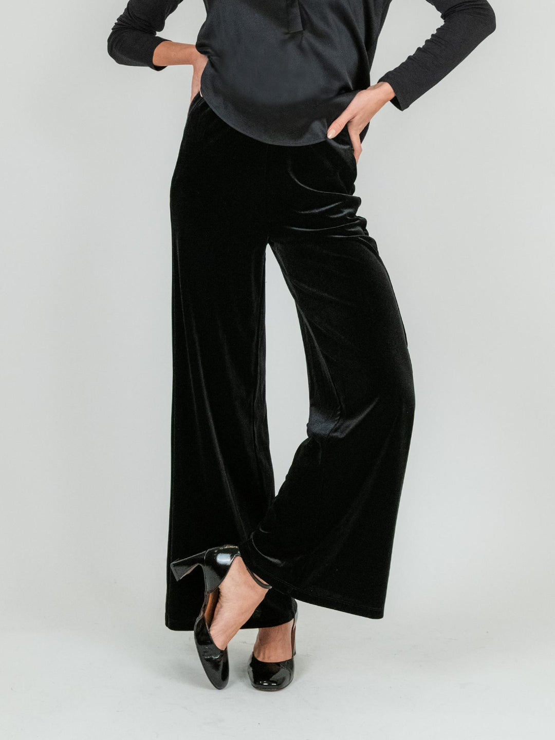 PANTALONE CON ELASTICO IN VELLUTO nero LISCIO 245C1021 029 ANDREA MORANDO 