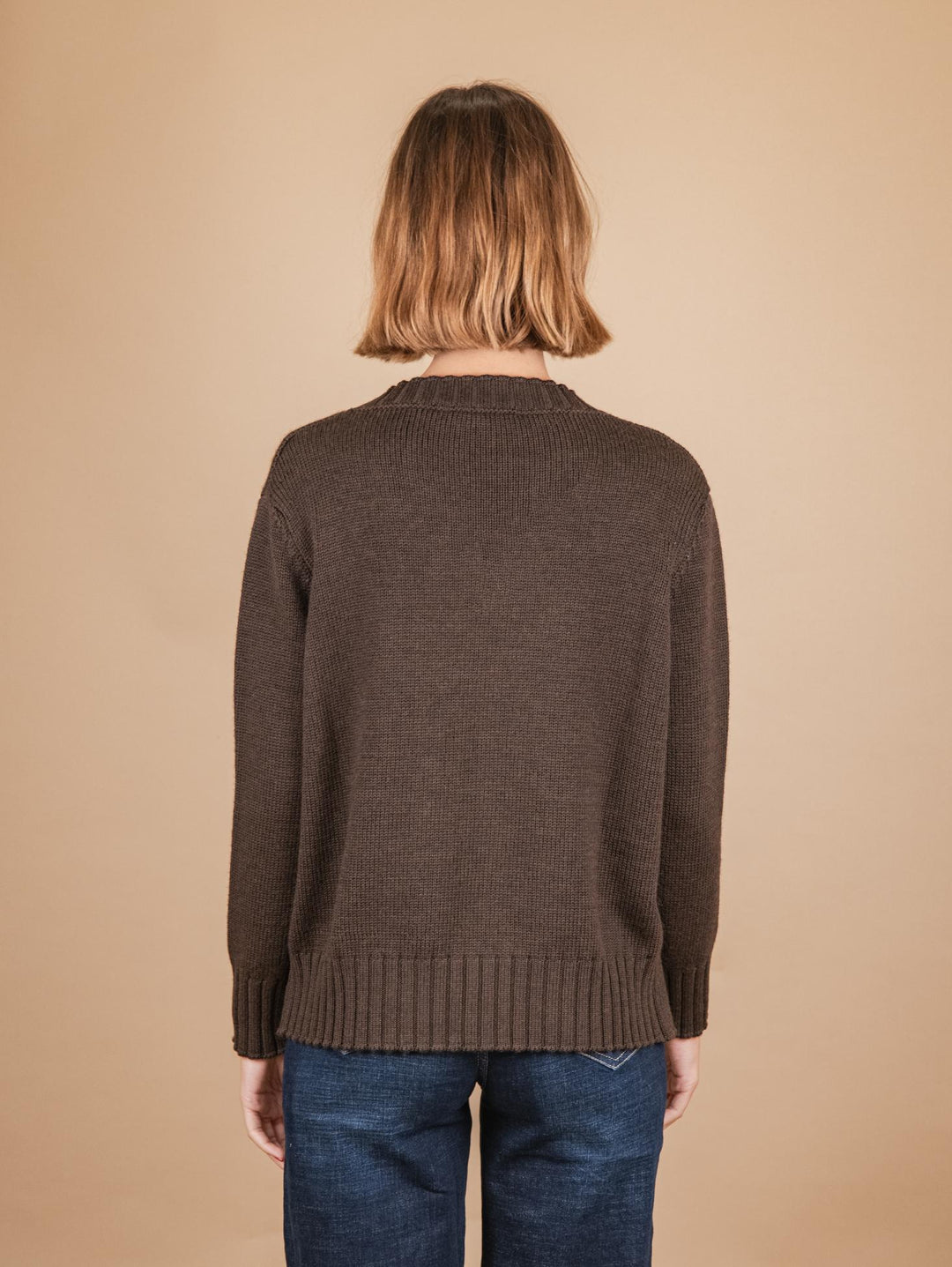 MAGLIA SCOLLO A V IN LANA VERGINE MARRONE 2378008 028 ANDREA MORANDO 