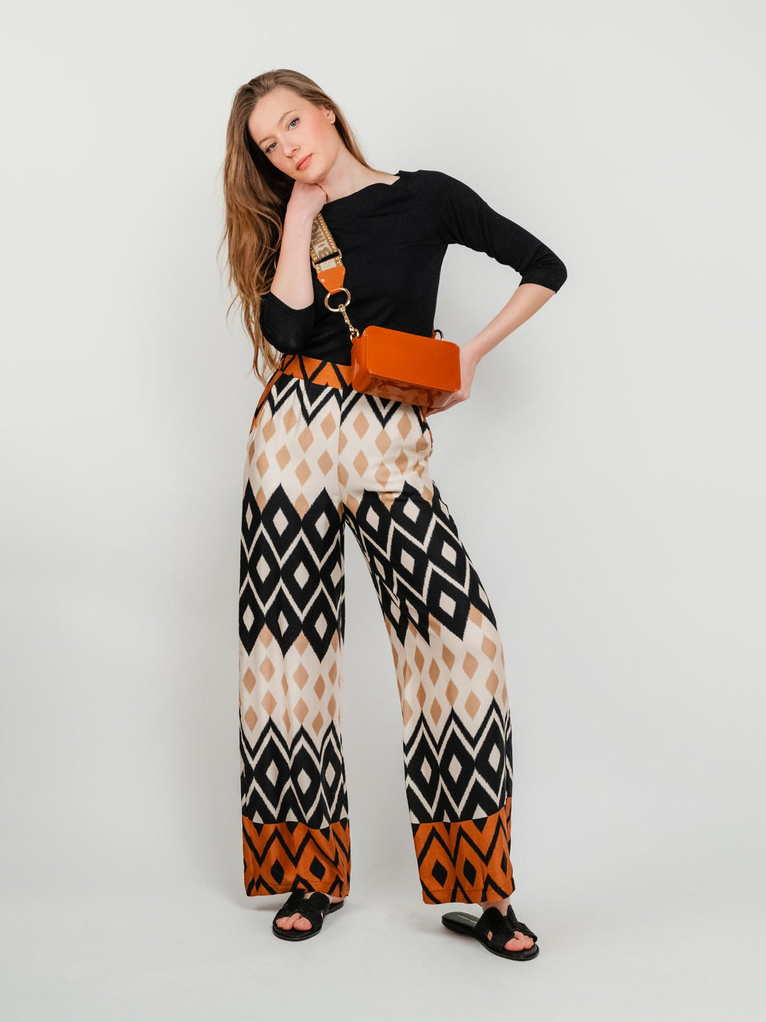 PANTALONE A PALAZZO IN RASO CON FANTASIA