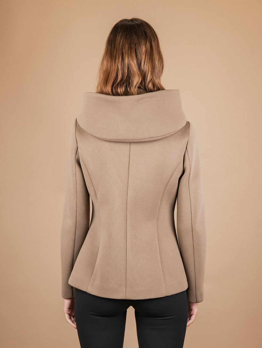 GIACCA TECNICA CON CAPPUCCIO E MAXI COLLO BEIGE 97801LO 22 ANDREA MORANDO 