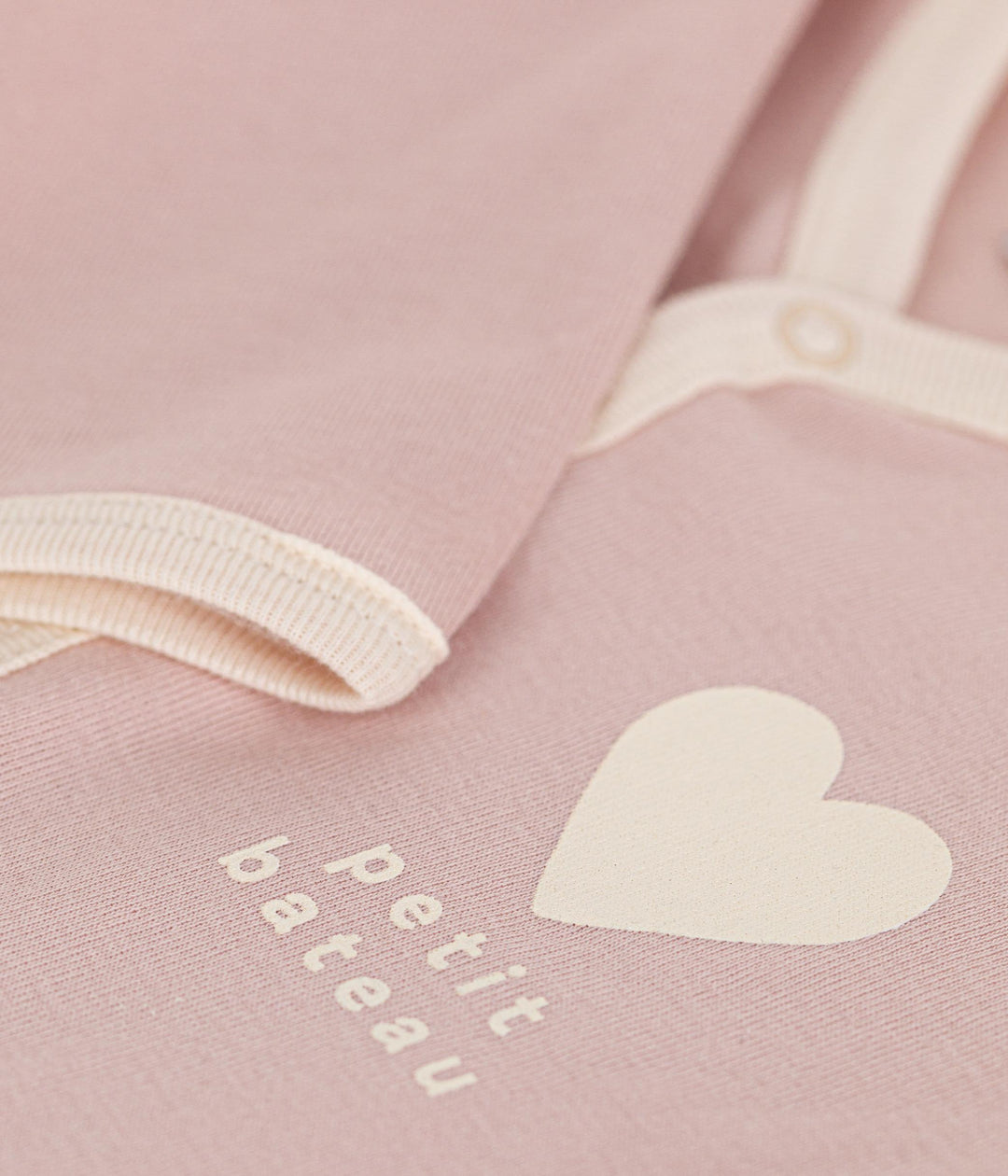 PIGIAMA BEBÈ IN COTONE CON CUORICINO A09HB 03 PETIT BATEAU 