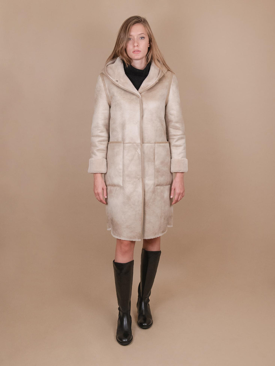 ECO-MONTONE REVERSIBILE IN  ECO-PELLICCIA BEIGE<BR/> B357CAMO 010 ANDREA MORANDO 