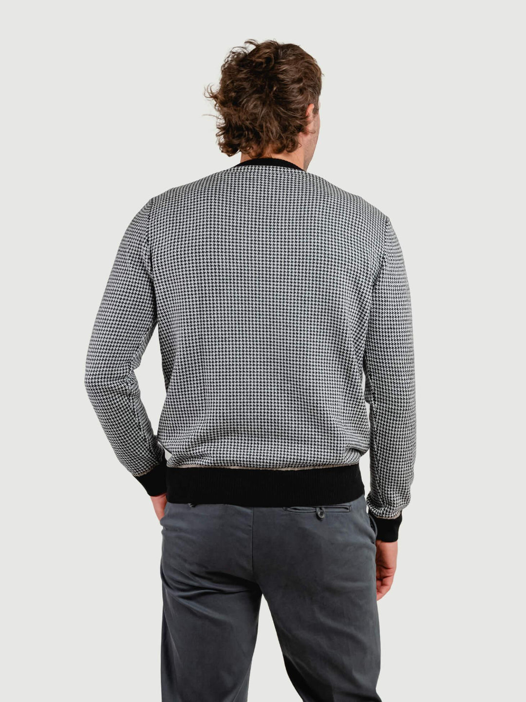 MAGLIA GIROCOLLO CON TRAMA PIED DE POULE BIANCA E NERA 8075 NERO ANDREA MORANDO 