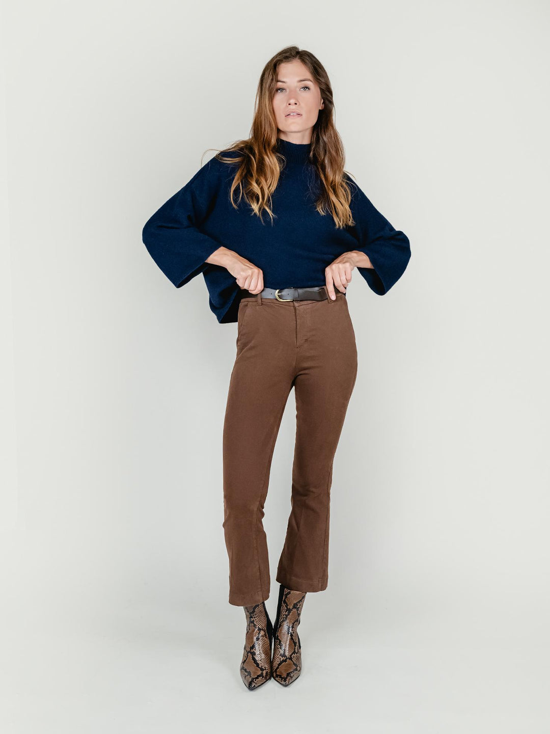 PANTALONE A TROMBETTA CACAO 824JA CACAO ANDREA MORANDO 