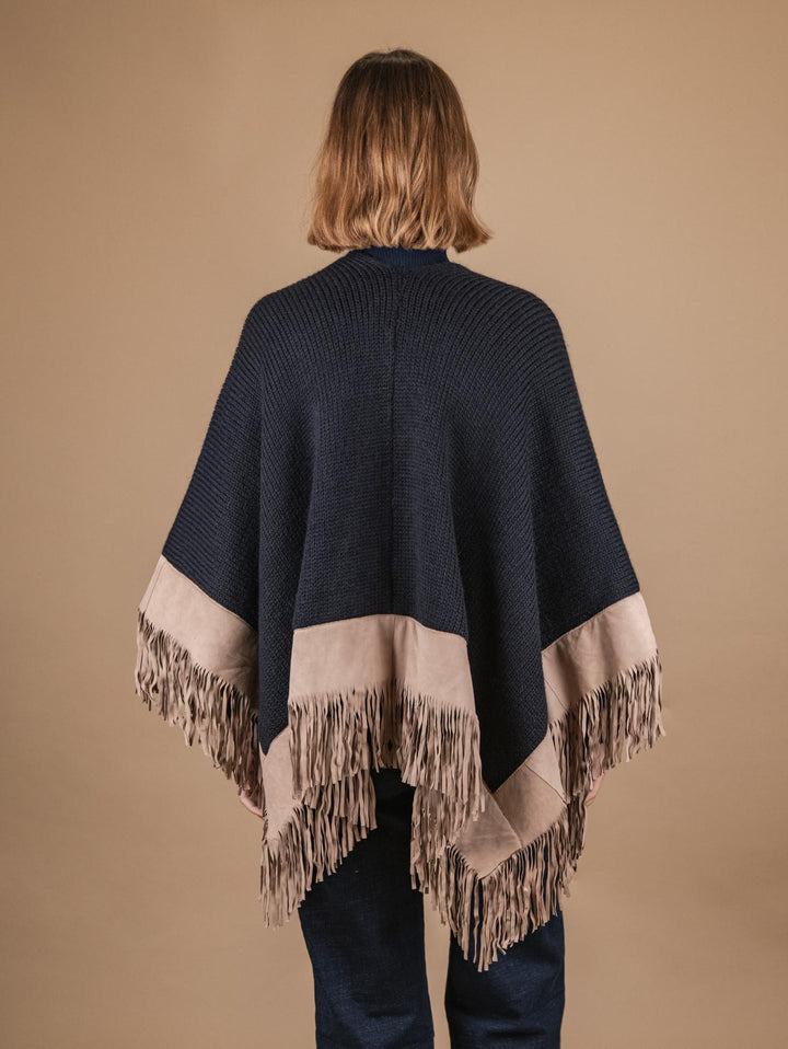 SCIALLE IN LANA BLU CON PROFILI E FRANGE IN CAMOSCIO BEIGE OLIVIA530 270 ANDREA MORANDO 