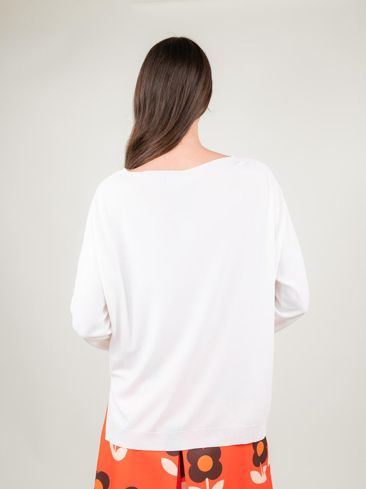 MAGLIA OVER BIANCA CON SCOLLO A BARCHETTA 2685 BIANCO ANDREA MORANDO 