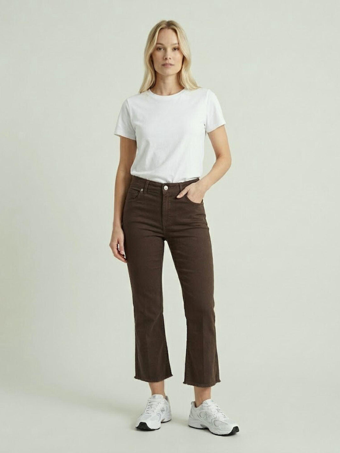 Pantalone a trombetta sfrangiato in cotone cioccolato 80137G190 CIOCOLATO ANDREA MORANDO 