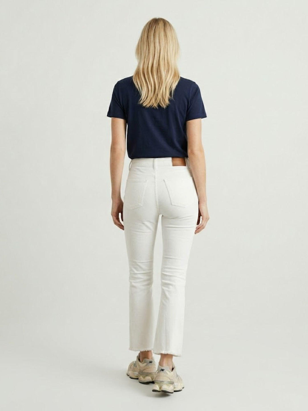 Pantalone a trombetta sfrangiato in cotone bianco 80137G190 LATTE ANDREA MORANDO 