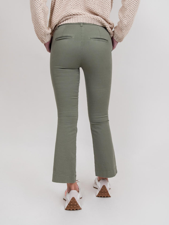 PANTALONE COLOR VERDE A TROMBETTA