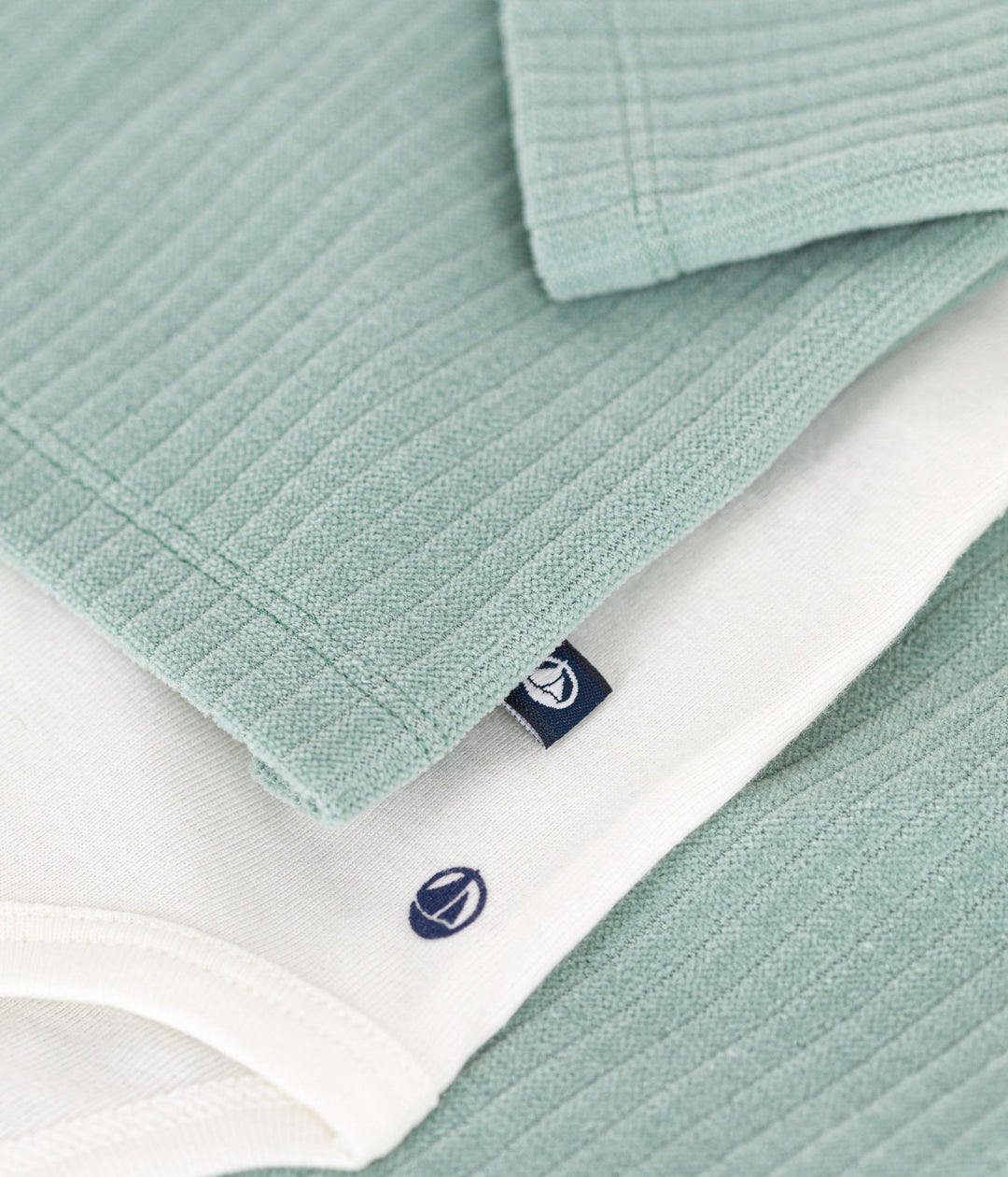 Completo verde 3 pezzi in velluto bebè A0BN9 01 PETIT BATEAU 