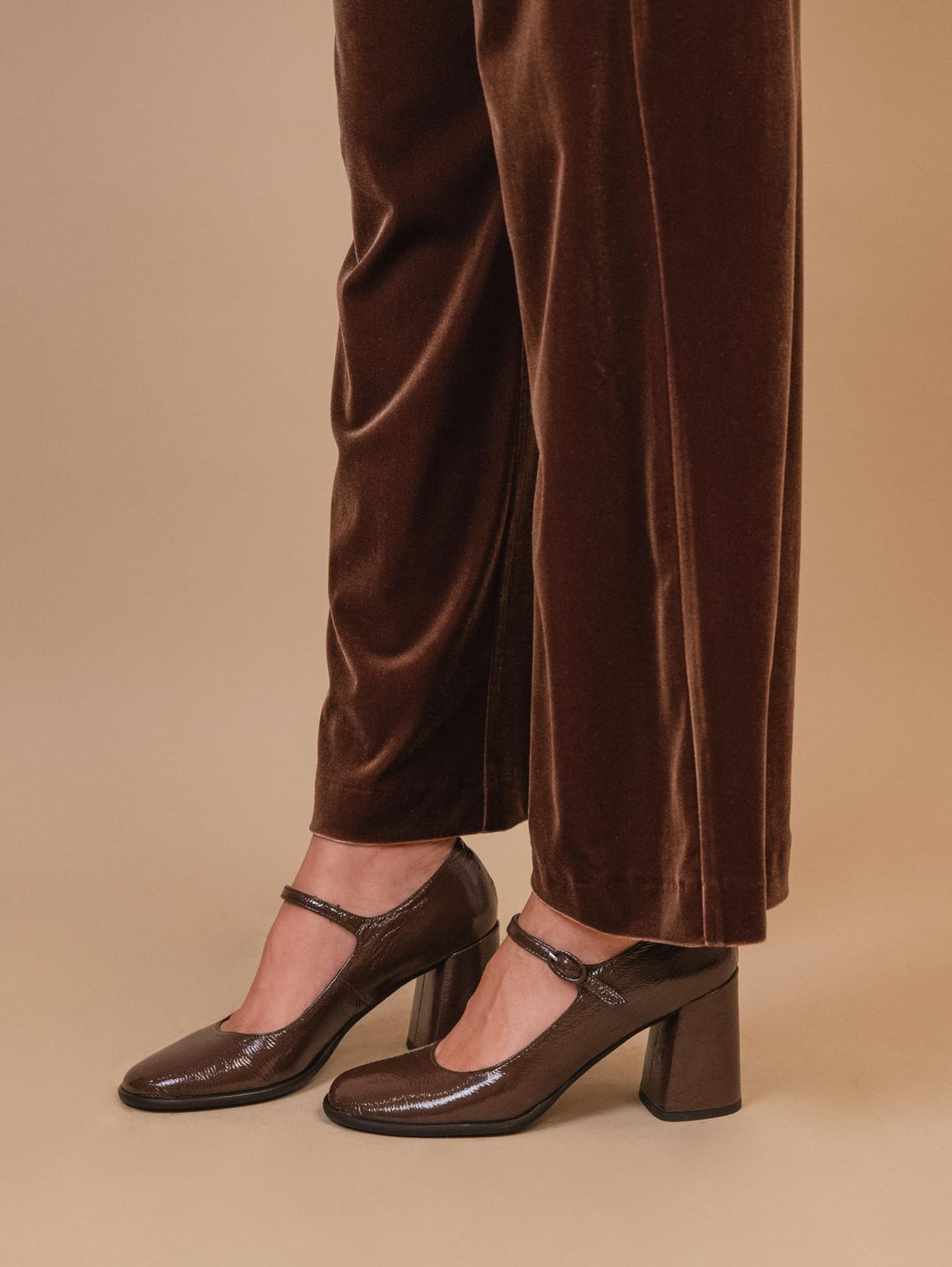 DECOLLETE CON CINTURINO IN NAPLAK MARRONE 8549/10 T.MORO ANDREA MORANDO 