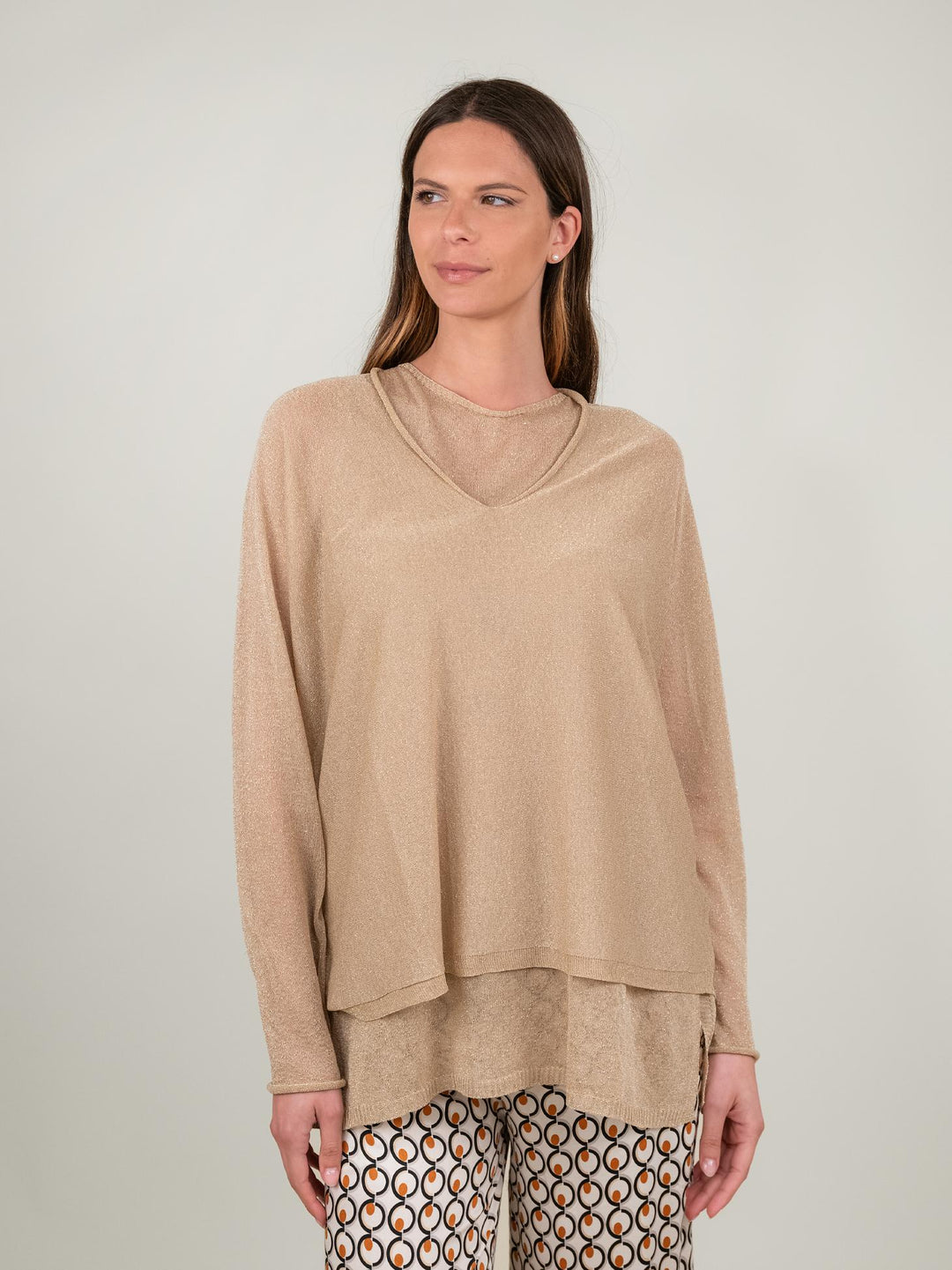 MAGLIA OVER ORO LUREX SCOLLO V 12104 ORO ANDREA MORANDO 