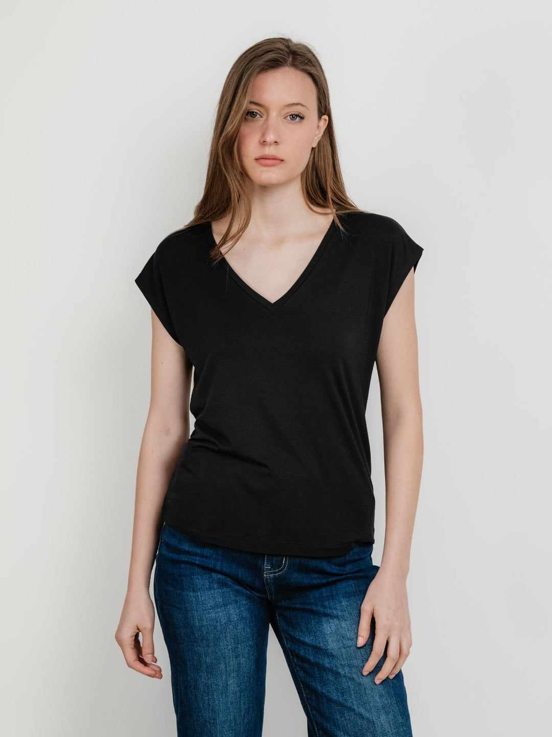 T-SHIRT SCOLLO V NERA 515LICA013 NERO ANDREA MORANDO 