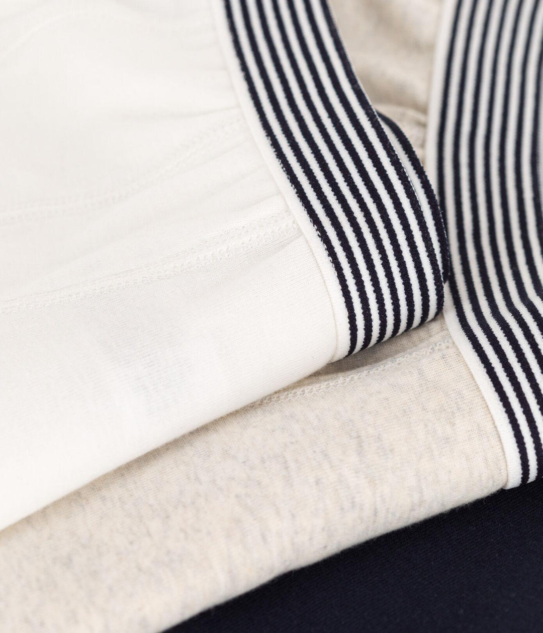 CONFEZIONE DA 3 BOXER BAMBINO IN COTONE TINTA UNITA A0891 00 PETIT BATEAU 